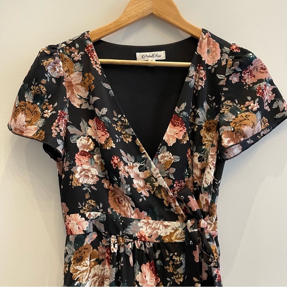 ⭐️Floral Wrap Maxi Dress - Picture 3 of 4